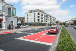 Ostwall DIe umfangreiche Straßenbaumaßnahme am Ostwall ist nach rund einjähriger Bauzeit beendet. Auch die Sicherheit für den Radverkehr wurde verbessert.