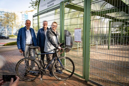 Künftig können auch Kurzparker ihr Rad am Bocholter Bahnhof sicher unterstellen 260825P