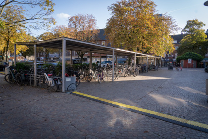 <p>Die Anlage am Liebfrauenplatz wird modernisiert und erlaubt es künftig, das Rad diebstahlsicher abzustellen.</p>