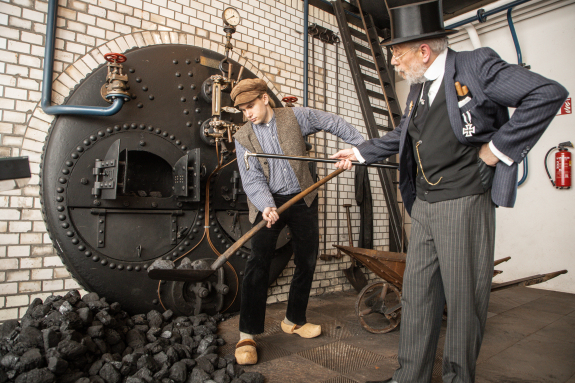 In beeld gebracht - Living History in het LWL-Museum Textilwerk op zondag 27 september 2026 | Kantoor, kolenopslag, keuken | Belevingslocatie: weverij/arbeiderswoningen