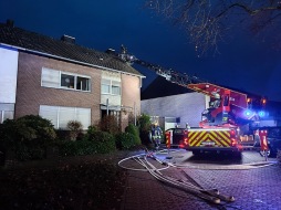  Draaibare ladder van de brandweer van Bocholt op de plaats van het incident 