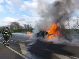  Voertuigbrand op de B 67 in Bocholt 