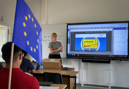322840P Charlotte Oppenberg van het Ministerie van Buitenlandse Zaken op het Mariengymnasium
