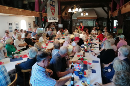  Talrijke leden en gasten bij het 40-jarig bestaan van de Duits-Britse vereniging Bocholt e.V. in het Heimathaus Mussum op 9 september 2023 