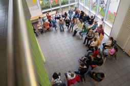  De leerlingen van de gemeenschappelijke basisschool Annette-von-Droste-Hülshoff presenteren hun wensen en suggesties 