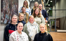  De nieuwe leden van de Ouderraad van Bureau Jeugdzorg (van links naar rechts en van onder naar boven): Sandra Stahl-Lazni, Franziska Bischop, Hannes Teuber, Mareike Niehaus, Lena-Maria Göcke, Lena Kamps, Lisa Winter, Christian van Bebber, Lisa Löhring en Nele Geke. 