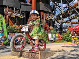  RADTRENDS in Bocholt brengt fietsfans van alle leeftijden in verrukking. 