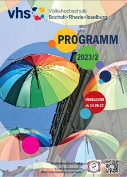 VHS Titel Programma 2023/2024 Tot de nok toe gevuld met 430 cursussen en evenementen: Het nieuwe programmaboekje van het Centrum voor Volwasseneneducatie Bocholt-Rhede-Isselburg voor het academisch semester 2023/2024.