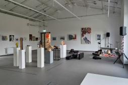 Op 13 september vindt in het bijgebouw van het LernWerk de dansvoorstelling 'Something in Between' plaats Op 13 september vindt in de aanbouw van het LernWerk de dansvoorstelling 'Something in Between' plaats