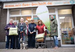  Vanaf woensdag 5 november 2025 verhuist de chatbijeenkomst van het 'Plauderbank'-project naar het kantoor van het vrijwilligersbureau voor het koude seizoen.  