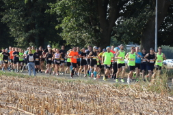  Der Halbmarathon Bocholt findet am ersten Septemberwochenende eines Jahres statt. 