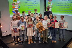 Deelnemers aan de Leselöwen voorleeswedstrijd Burgemeester Christian Mangen feliciteerde de deelnemers met hun sterke prestaties.
