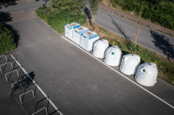 Meer afval tijdens het adventseizoen Er zijn ongeveer 100 depotcontainerlocaties beschikbaar in Bocholt.