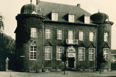 bocholt_rathaus_cultuur_en_onderwijs_Cafe_Eilers_03_front_foto_stad_archief_Bocholt_01_d2524453fd